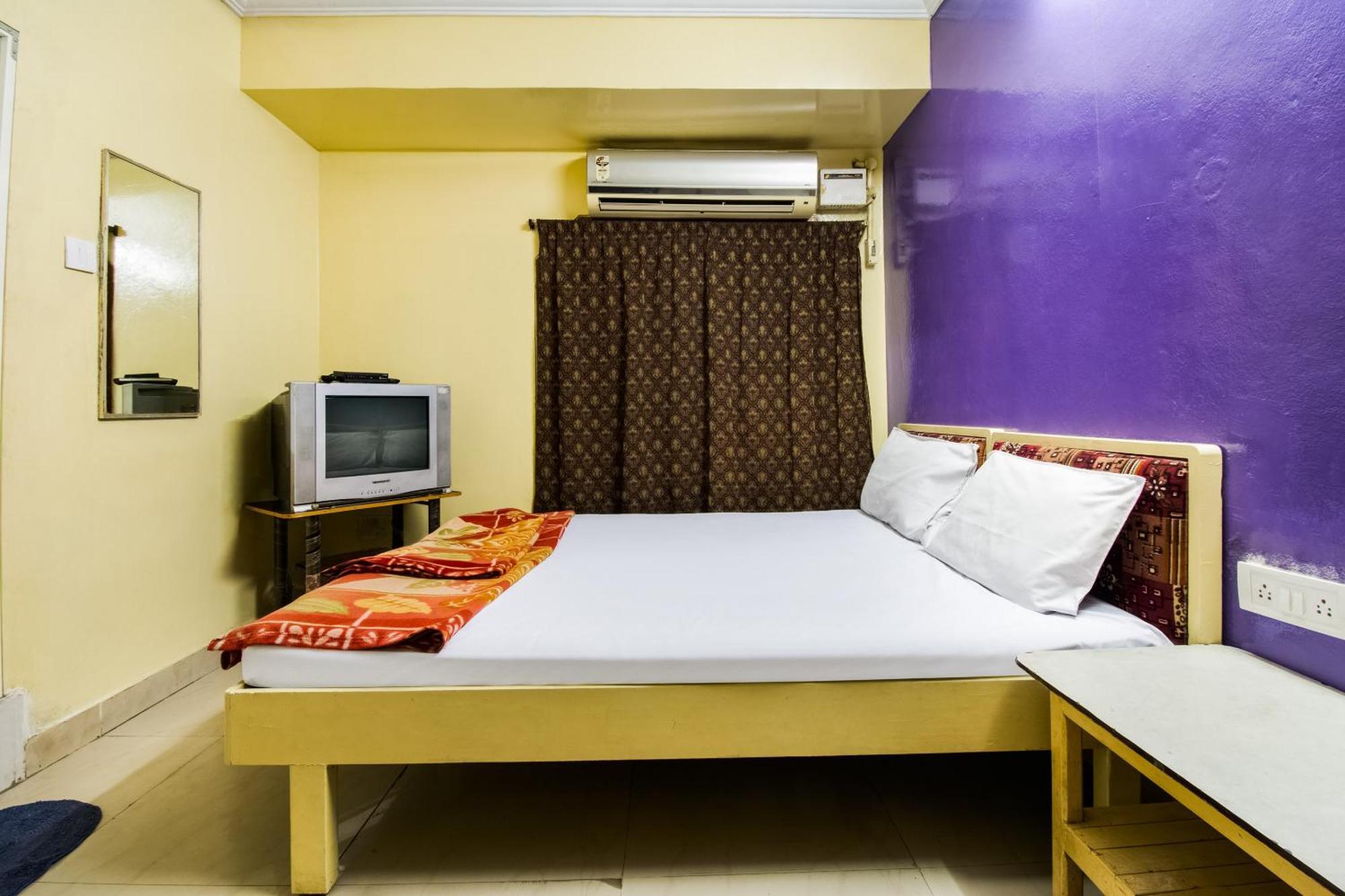 Spot On Sri Ratna Lodge Rājahmundry Buitenkant foto