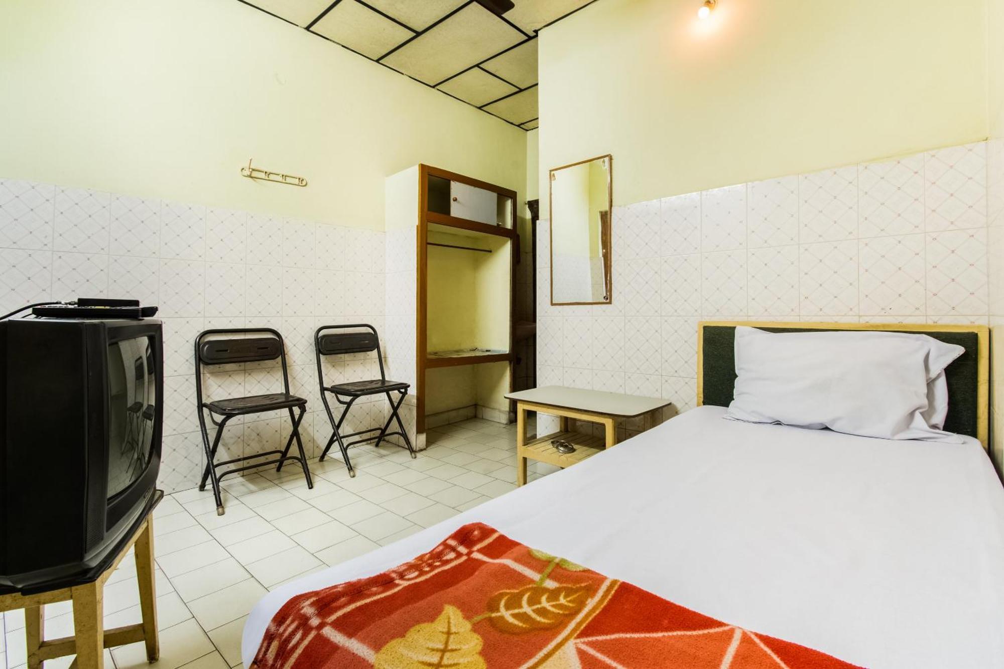 Spot On Sri Ratna Lodge Rājahmundry Buitenkant foto